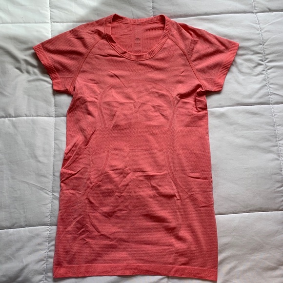 Lululemon Peach Athletic T-Shirt - Picture 4 of 6